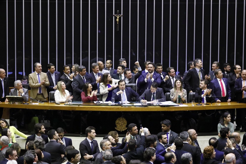 Previdência não garante retomada do crescimento, dizem economistas
